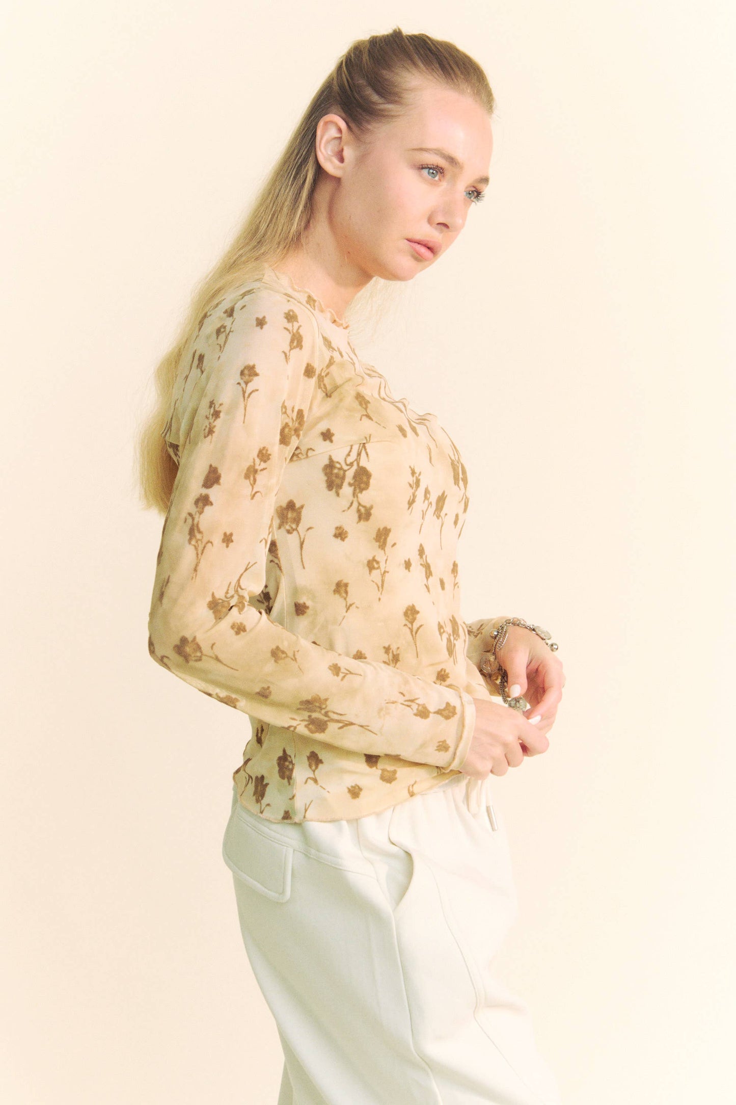 PLUS FLORAL MESH LONG SLEEVE SHEER LAYERING TOP: CREAM LATTE / 2XL