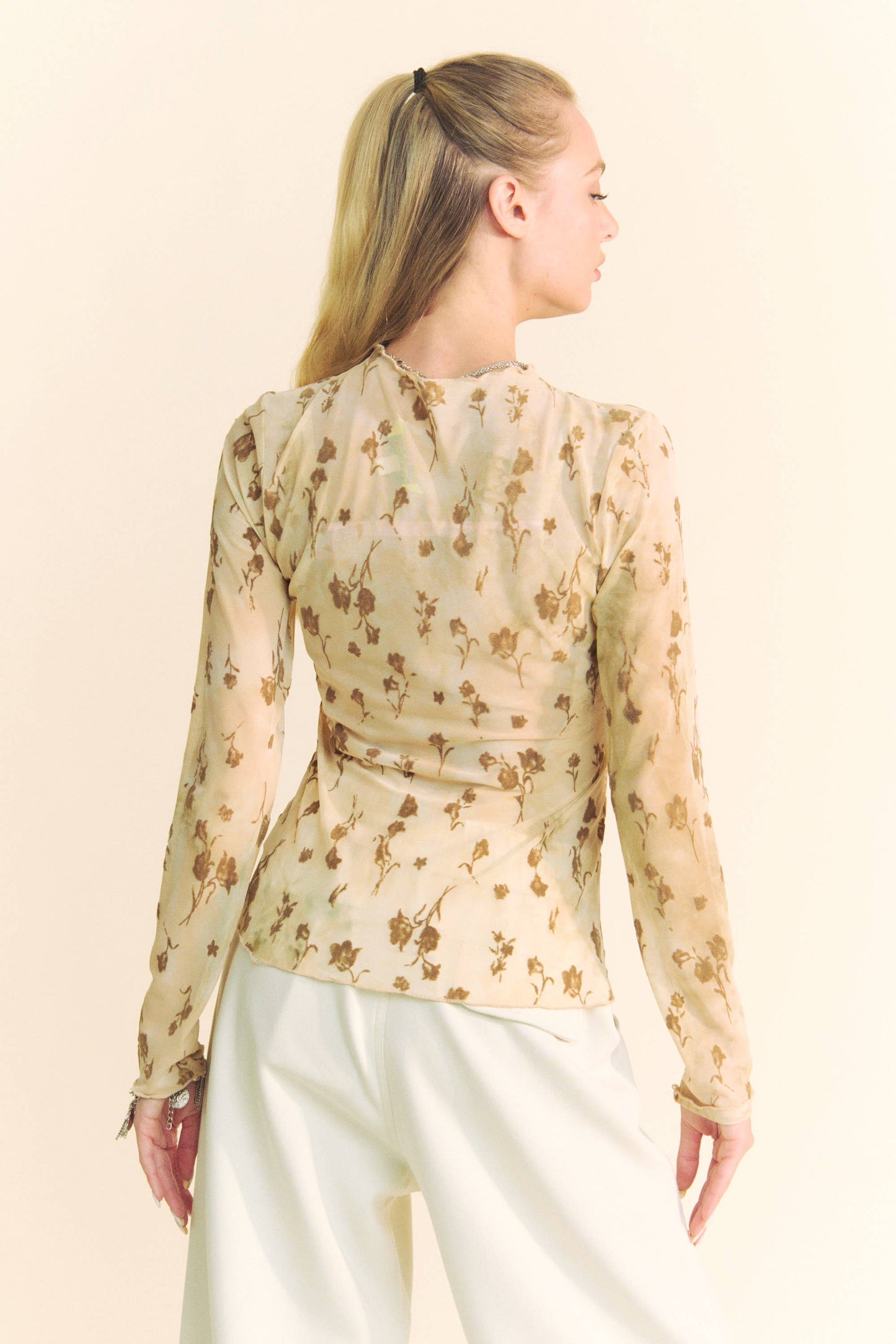 PLUS FLORAL MESH LONG SLEEVE SHEER LAYERING TOP: CREAM LATTE / 2XL