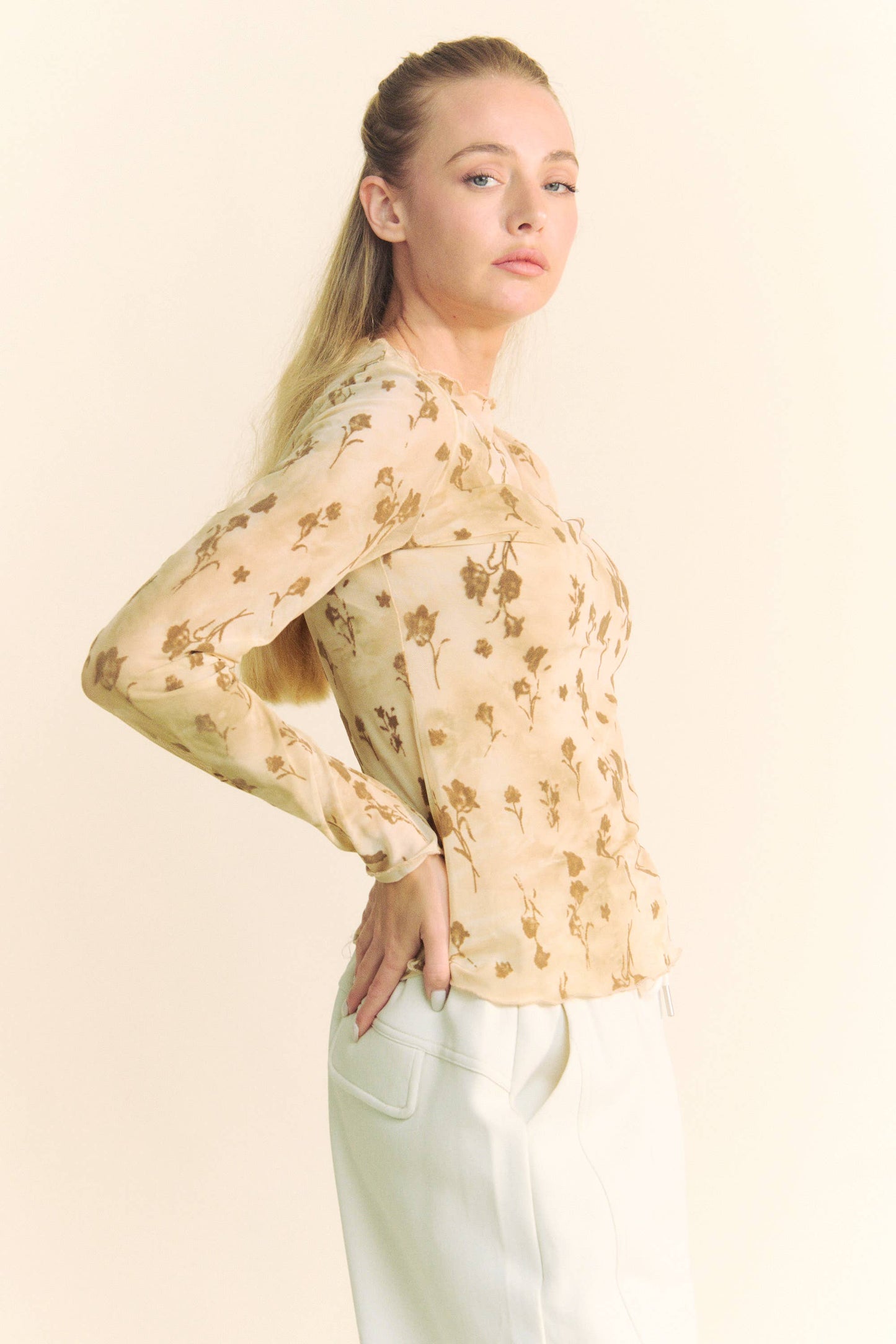 PLUS FLORAL MESH LONG SLEEVE SHEER LAYERING TOP: CREAM LATTE / 2XL