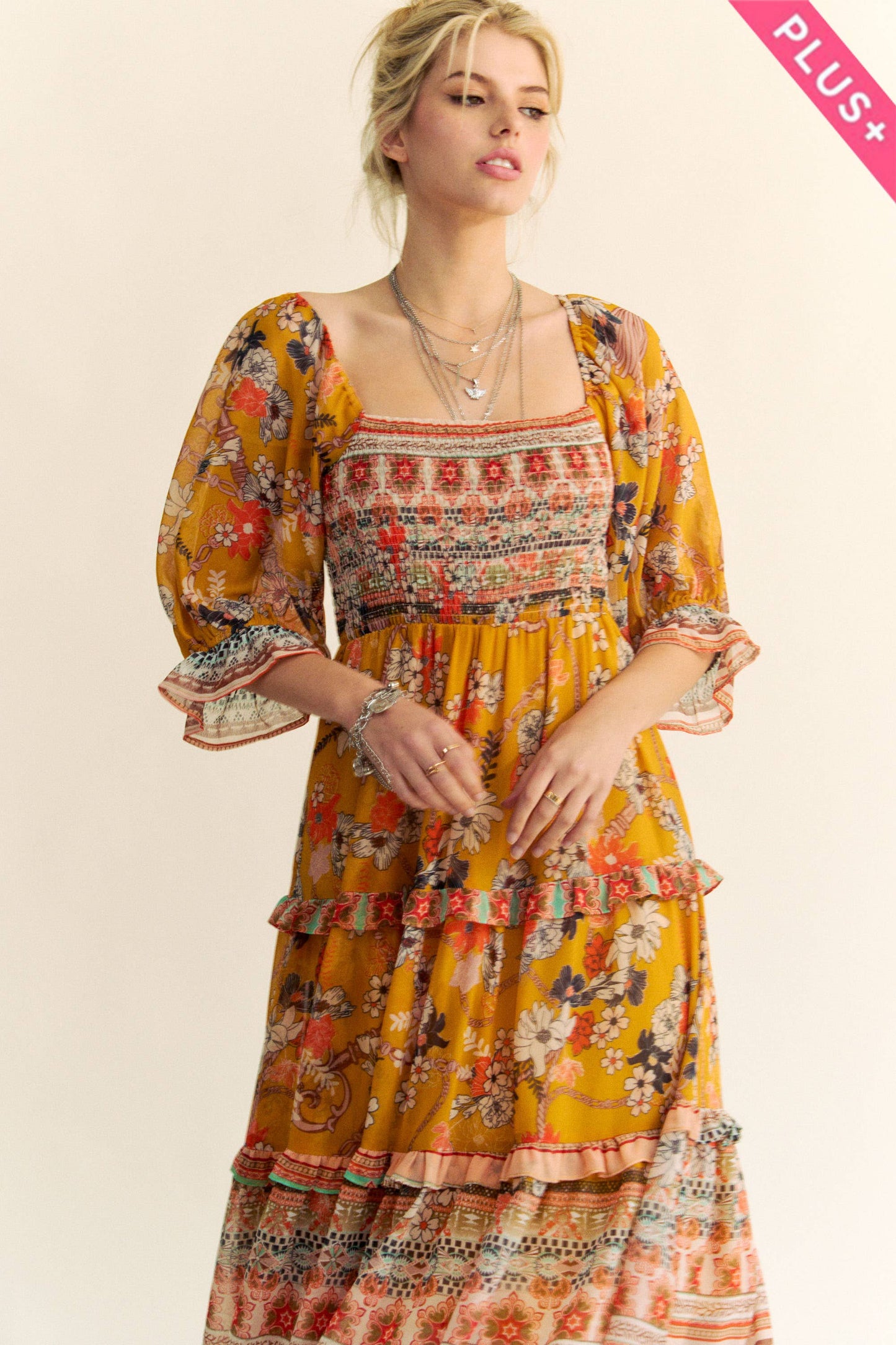 PLUS PRINTED RUFFLE SMOCKED MIDI DRESS: 3XL / Mustard